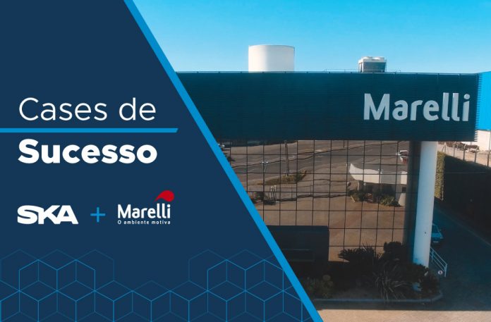 Imagem com o logo de cases de sucesso à esquerda, que está localizado acima dos logos das empresas SKA e Marelli. Ao lado direito, está a imagem da fachada da sede da empresa Marelli.