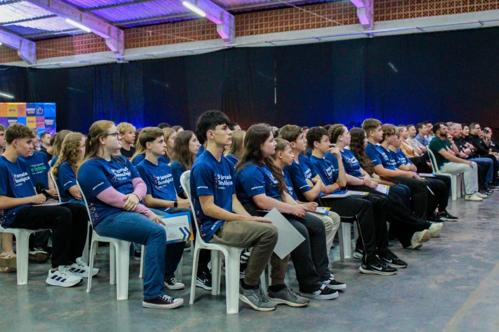 Foto dos alunos na formatura do SKA Tech Hub 2025