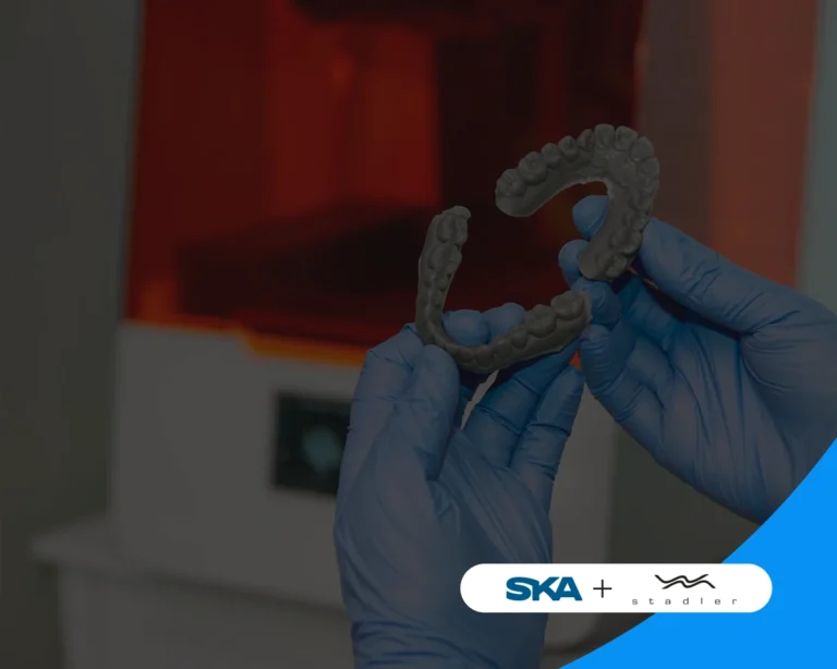 Imagem ilustrativa de impressão 3D na odontologia com as resinas Formlabs, case Stadler e SKA