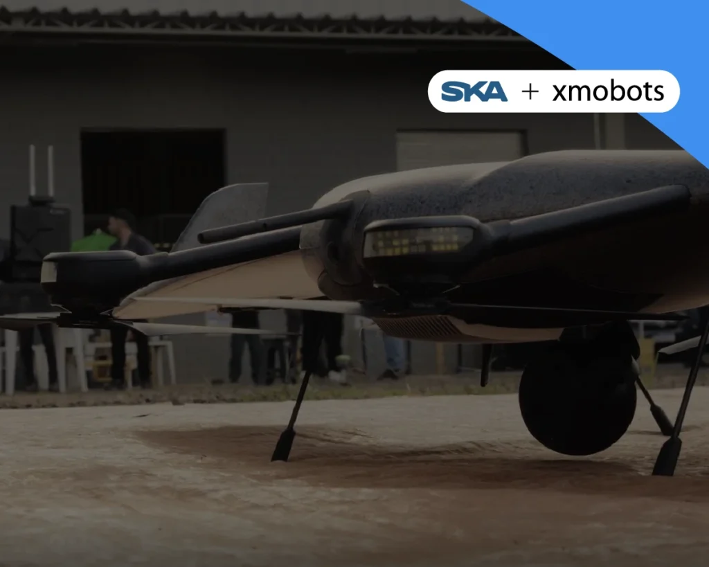 Imagem ilustrativa referente ao case de sucesso SKA + Xmobots. Na foto, um drone está em primeiro plano, principal produto da empresa