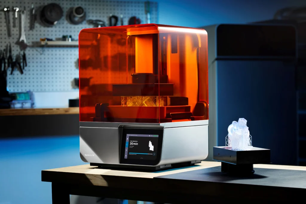 Foto da impressora 3D industrial Form 4, da Formlabs