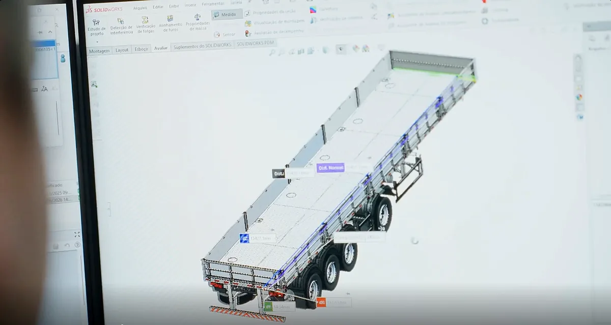 Projeto 3D de implemento rodoviário no SOLIDWORKS